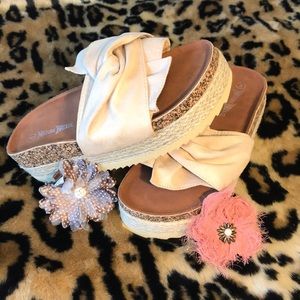 NWOT espadrille platform slides